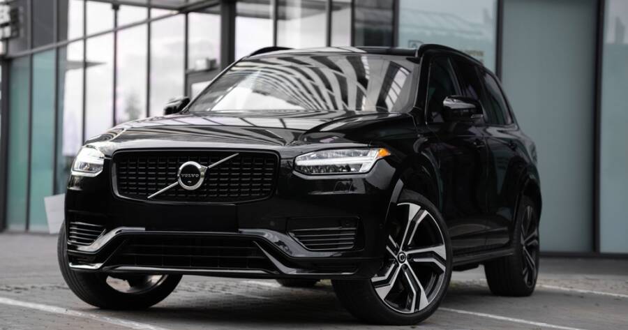 Why Is the Volvo XC90 a Top Luxury SUV Choice?